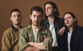 Arctic Monkeys estrenan el sencillo 'Body Paint', nuevo adelanto del álbum 'The Car'