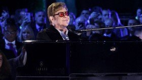 Elton John actúa en la Casa Blanca ante Joe Biden