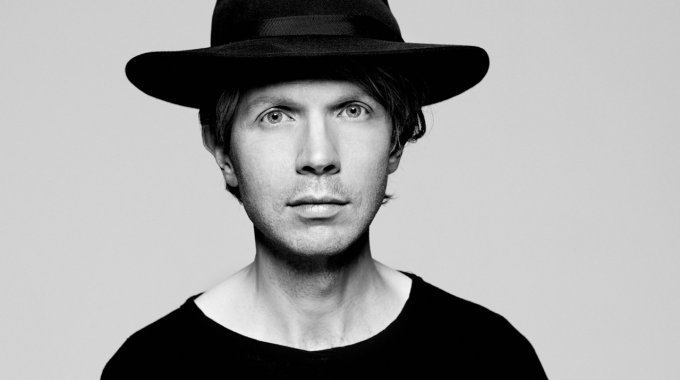 Beck se retira de la gira norteamericana de Arcade Fire