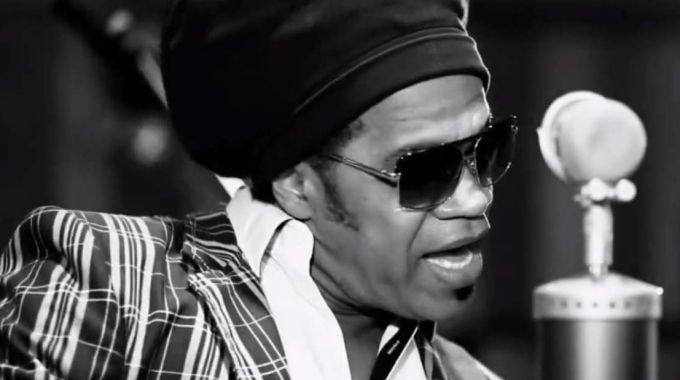 Carlinhos Brown trae a España su exposición de pinturas Carlinhos Brown trae a España su exposición de pinturas