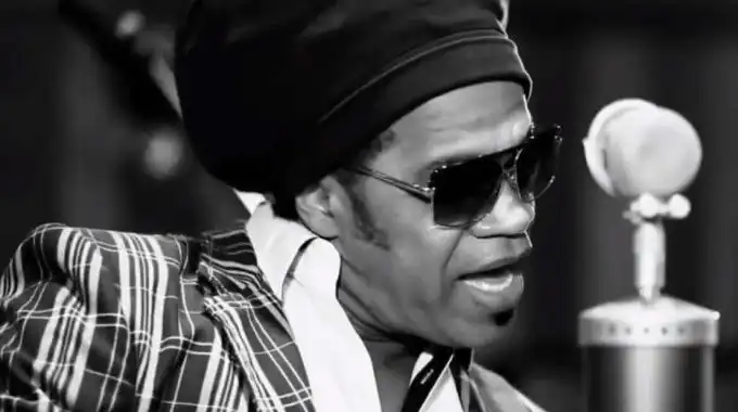 Carlinhos Brown: Discos, letras y canciones