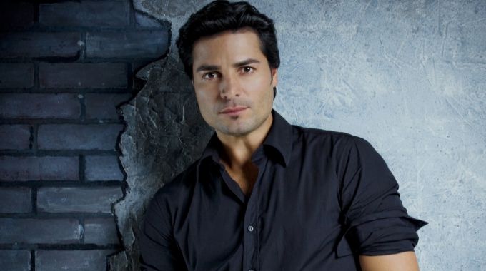 Chayanne anuncia un nuevo álbum y presenta el sencillo 'Como tú y yo'