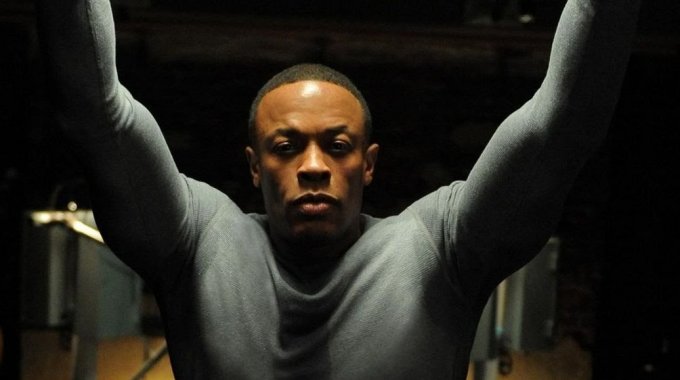 Dr. Dre afirma que estuvo al borde de la muerte por un aneurisma Dr. Dre afirma que estuvo al borde de la muerte por un aneurisma
