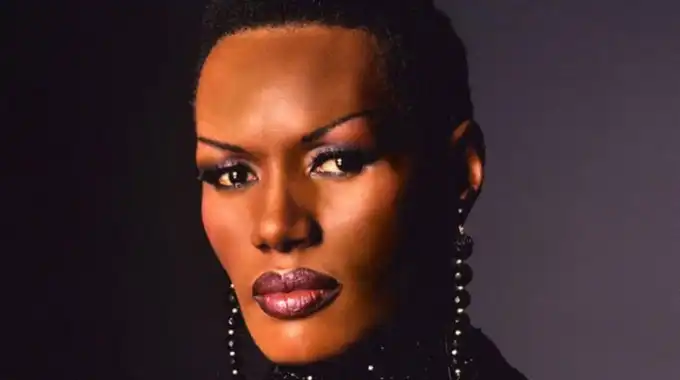 Grace Jones: Discos, letras y canciones