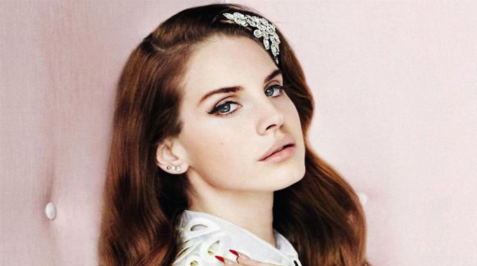 Lana del Rey: su vida, su estilo musical y su labor filantrópica.