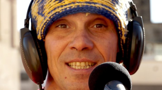 Manu Chao reaparece para las Coronarictus Smily Killer Sessions Manu Chao reaparece para las Coronarictus Smily Killer Sessions