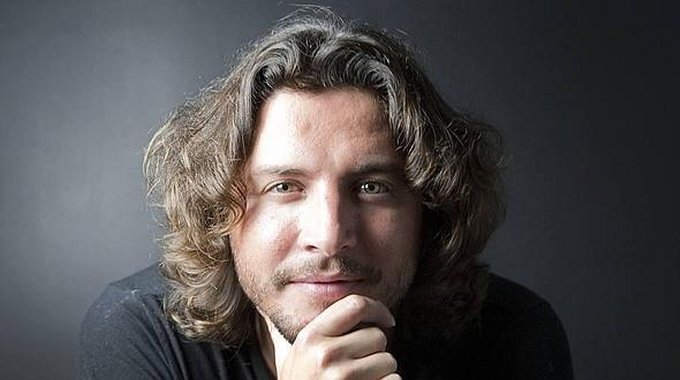 Manuel Carrasco estrena 'Eres' Manuel Carrasco estrena 'Eres'