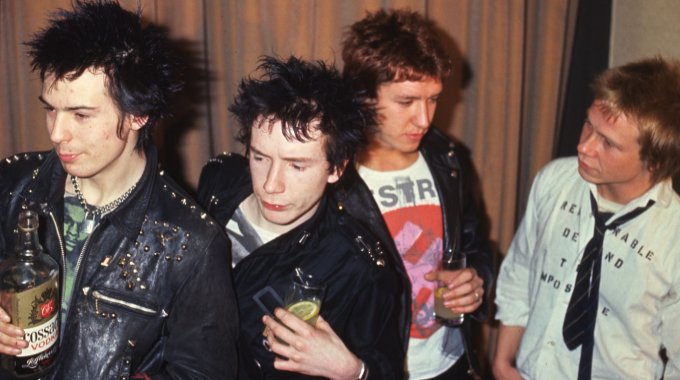 El guitarrista de Sex Pistols se recupera de un ataque al corazón El guitarrista de Sex Pistols se recupera de un ataque al corazón