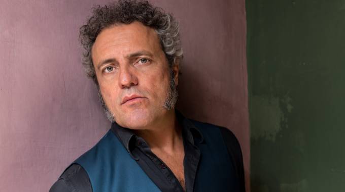 Tarque, de M-Clan, publica su primer álbum en solitario Tarque, de M-Clan, publica su primer álbum en solitario