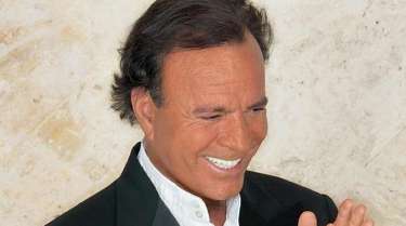 1943 Nace Julio Iglesias