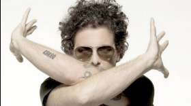 Andrés Calamaro publica el sencillo Verdades afiladas, adelanto de su nuevo álbum