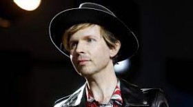 Beck se retira de la gira norteamericana de Arcade Fire