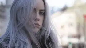 Billie Eilish presenta el primer videoclip dirigido por ella misma