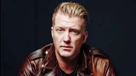 El cantante de Queens of the Stone Age anuncia nuevos discos de 'Desert Sessions'