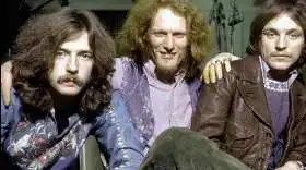 Ginger Baker, batería de Cream, en estado crítico