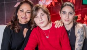 Gloria Estefan publica álbum de Navidad en familia