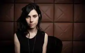 PJ Harvey estrena una versión del tema 'Who by Fire' de Leonard Cohen