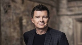 Rick Astley ofrecerá concierto gratuito para los sanitarios británicos