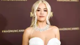 Rita Ora - Vídeo de 'How To Be Lonely' y polémica