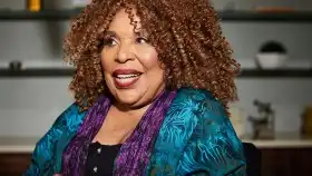 Roberta Flack se retira de los escenarios por ELA