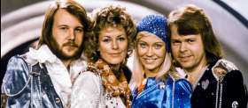 La banda sonora de la película de ABBA encabeza listas de ventas
