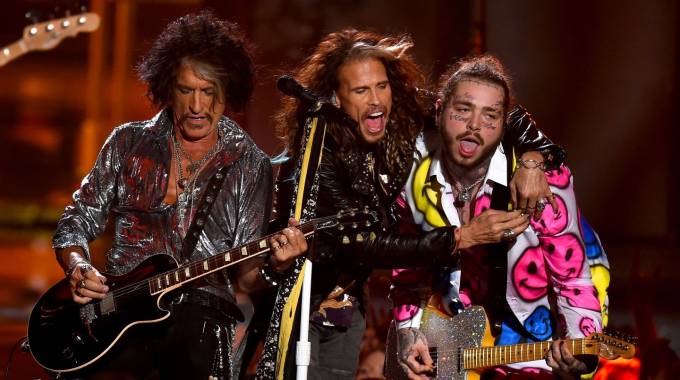 Aerosmith comparte escenario con el rapero Post Malone en MTV Video Music Awards 2018 Aerosmith comparte escenario con el rapero Post Malone en MTV Video Music Awards 2018