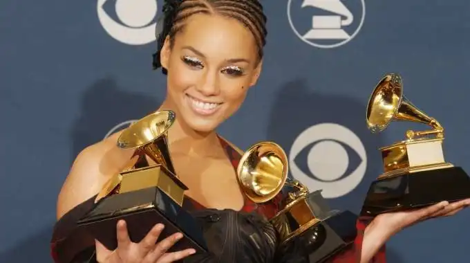 Alicia Keys presentará de nuevo los Grammys