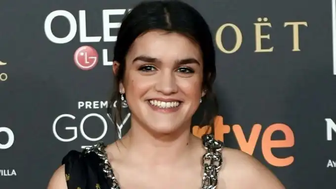 Amaia estrena el tema 'Más de la mitad' para la pelÃcula 'No mires a los ojos' Amaia estrena el tema 'Más de la mitad' para la pelÃcula 'No mires a los ojos'
