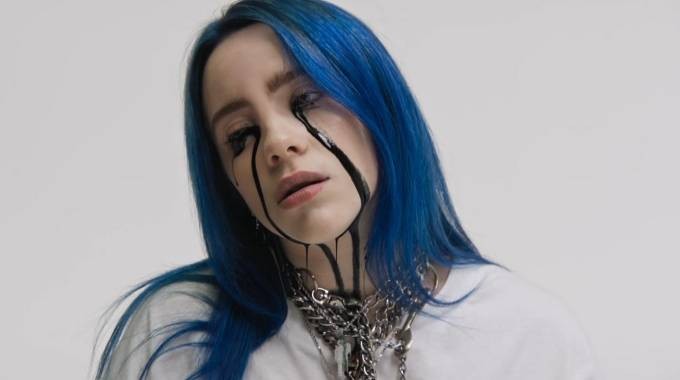 Billie Eilish canta por el cambio climático Billie Eilish canta por el cambio climático