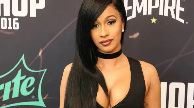 Cardi B reaparece tras su maternidad