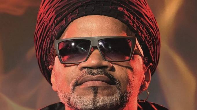 Carlinhos Brown trae a España su exposición de pinturas