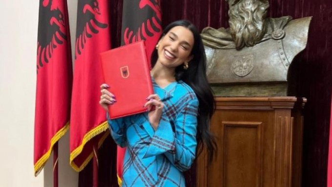 Dua Lipa obtiene la nacionalidad albanesa Dua Lipa obtiene la nacionalidad albanesa
