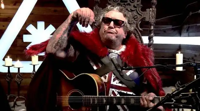 El guitarrista de Sex Pistols se recupera de un ataque al corazón El guitarrista de Sex Pistols se recupera de un ataque al corazón