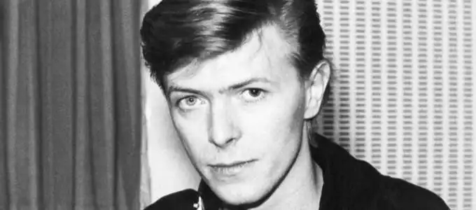 Encuentran la primera maqueta de David Bowie