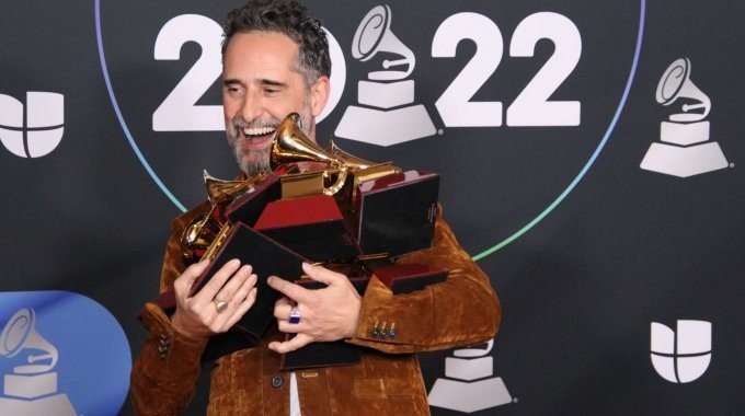 Jorge Drexler se lleva siete galardones en los Grammy Latinos 2022