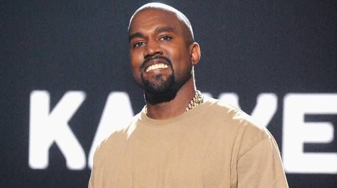 Kanye West se disculpa por afirmar que la esclavitud es una opción Kanye West se disculpa por afirmar que la esclavitud es una opción