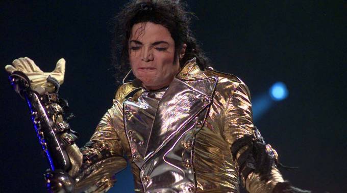 La BBC deja de emitir canciones de Michael Jackson tras polémica sexual La BBC deja de emitir canciones de Michael Jackson tras polémica sexual
