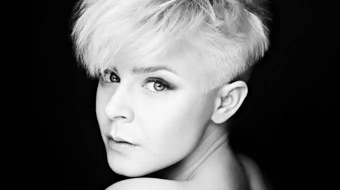 La cantante sueca Robyn anuncia nuevo álbum tras ocho años de silencio La cantante sueca Robyn anuncia nuevo álbum tras ocho años de silencio