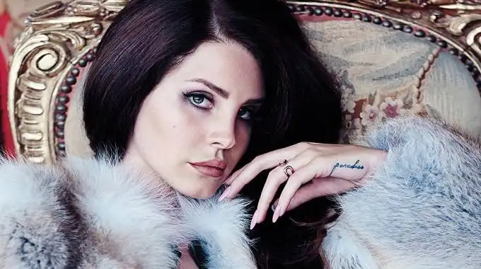 Lana Del Rey estrena el sencillo Venice Bitch y anuncia nuevo álbum