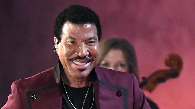 Lionel Richie aplaza su gira por Europa y Reino Unido hasta 2022 Lionel Richie aplaza su gira por Europa y Reino Unido hasta 2022