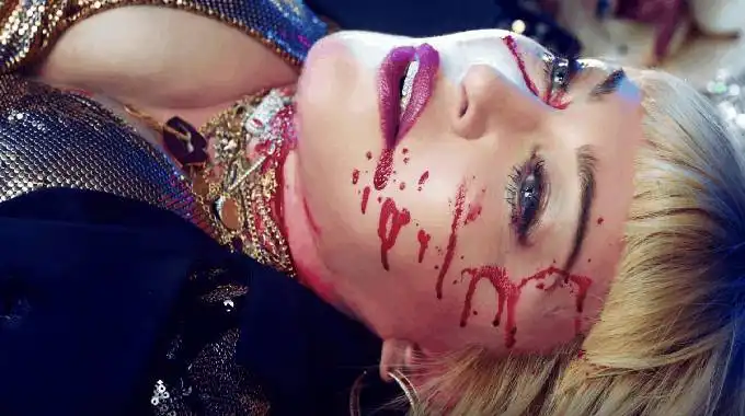 Madonna publica el vídeo de God Control, basado en la masacre de Orlando