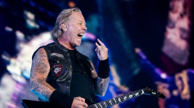 Metallica cancela conciertos de su gira por la adicción de James Hetfield Metallica cancela conciertos de su gira por la adicción de James Hetfield