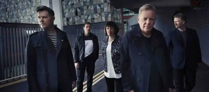 New Order anuncian la próxima aparición de una pelÃcula documental titulada Decades New Order anuncian la próxima aparición de una pelÃcula documental titulada Decades