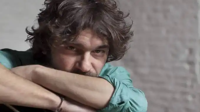 Quique González lanza el 18 de octubre su nuevo álbum Las Palabras vividas