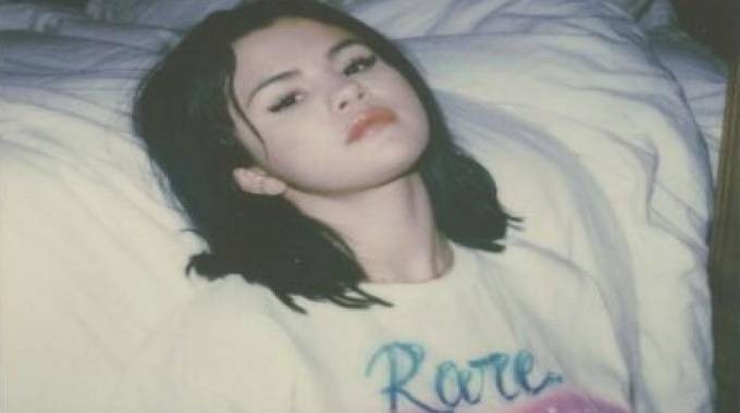 Selena Gomez publica su nuevo álbum, 'Rare' Selena Gomez publica su nuevo álbum, 'Rare'