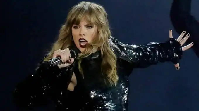 Taylor Swift, gran triunfadora de los American Music Awards