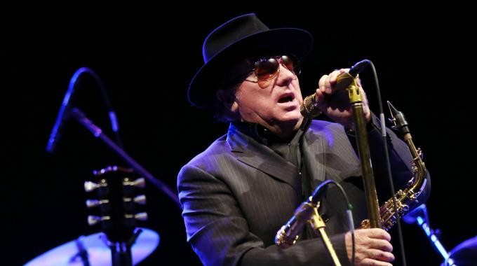 Van Morrison publica adelanto del nuevo álbum que publicará en octubre