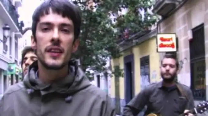 Vetusta Morla recrea diez años después el vídeo de Otro Día En El Mundo Vetusta Morla recrea diez años después el vídeo de Otro Día En El Mundo