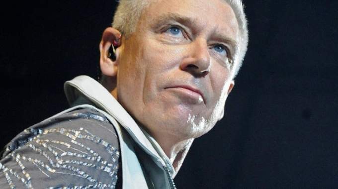 Biografía de Adam Clayton