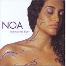 Blue touches blue - Noa